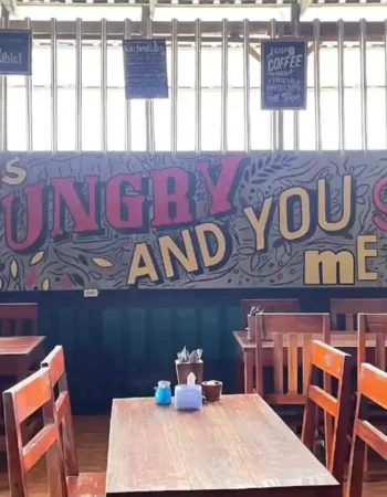 Cafe Foodie & Art Shop Waikabubak Sumba Barat