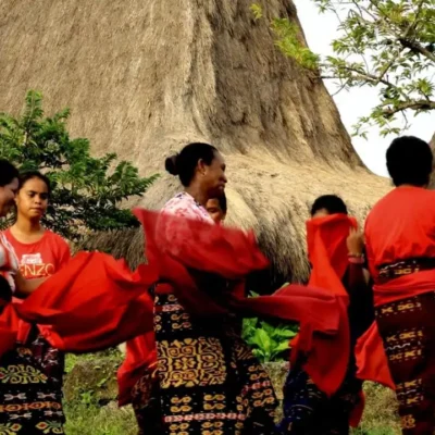Kampung Adat Waru Wora