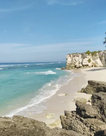 Pantai Watubela