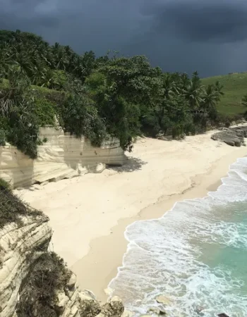 Pantai Watubela